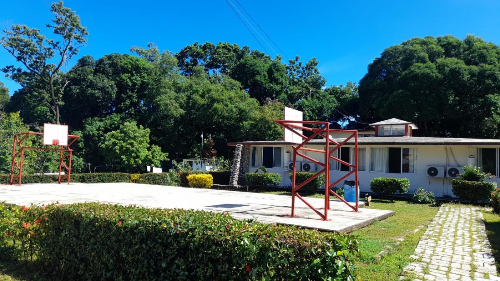 Hotel Leones
